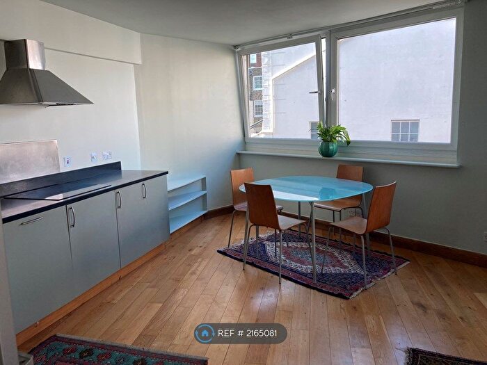 1 Bedroom Flat To Rent In Kensington Church Street, London, W8