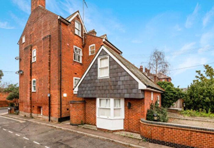3 Bedroom Flat To Rent In Jolly House, High Street, CO7