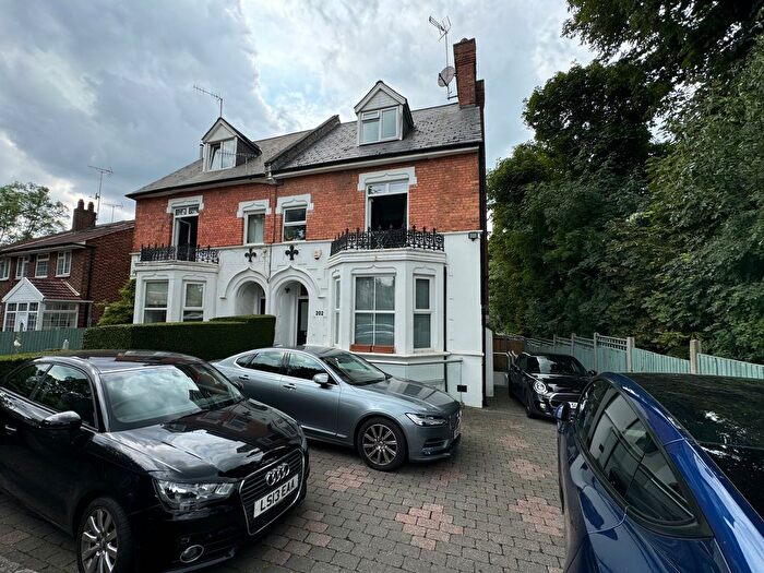 1 Bedroom Flat To Rent In Nether Street, London, N3