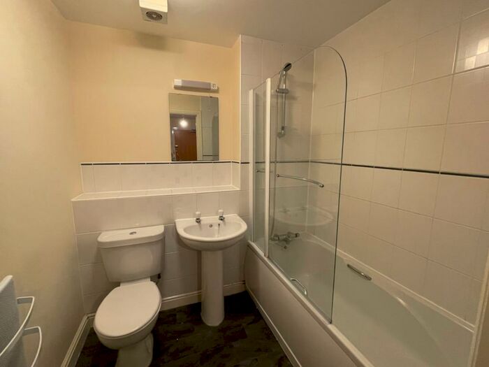 2 Bedroom Flat To Rent In Riverside Drive, Lincoln, LN5