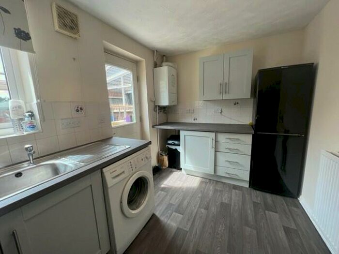2 Bedroom Terraced House To Rent In Dales Close, Swindon, SN25