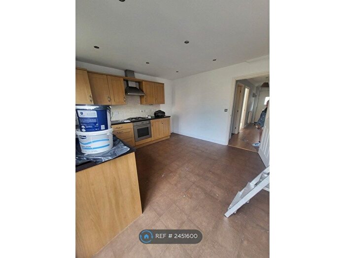 4 Bedroom Terraced House To Rent In Prothero Close, Aylesbury, HP21