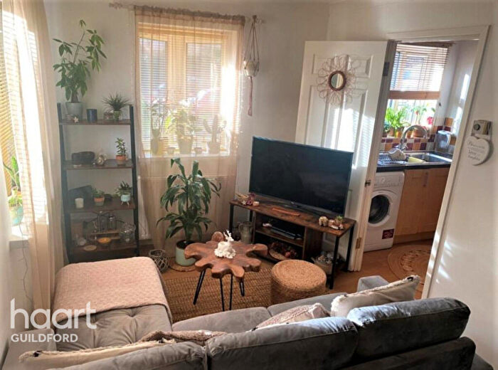 1 Bedroom Flat To Rent In Fox Road, Haslemere, GU27