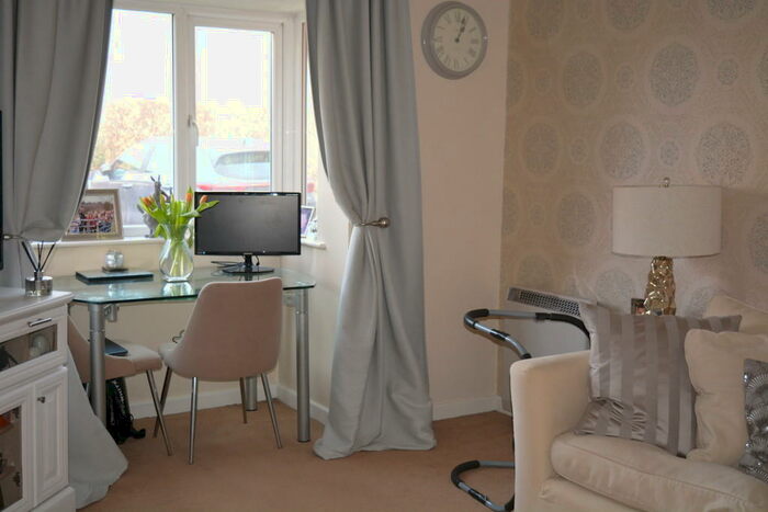 1 Bedroom Ground Flat To Rent In Nutley Court, Burbage, SN8