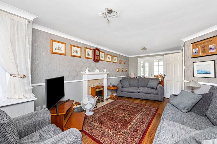 4 Bedroom Detached House For Sale In Grasslands, Smallfield, RH6