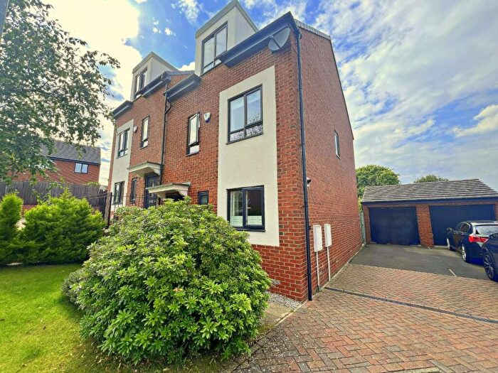 3 Bedroom Semi-Detached House For Sale In Wells Grove, Newton Hall, Durham, DH1