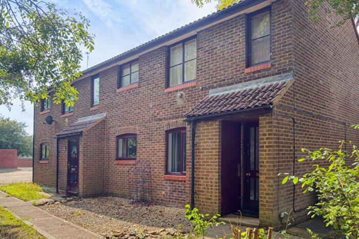 1 Bedroom Maisonette For Sale In Willowherb Close, Swindon, Wiltshire, SN25
