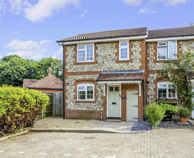 3 Bedroom End Of Terrace House To Rent In Willowbank Gardens, Tadworth, KT20