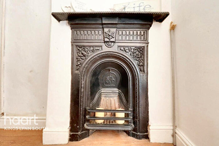 2 Bedroom Character Property For Sale In Smithy Road, Ingoldisthorpe, PE31