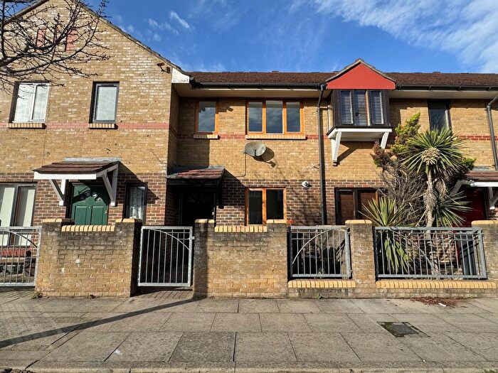 2 Bedroom Terraced House For Sale In Apple Road, Leytonstone, London, E11