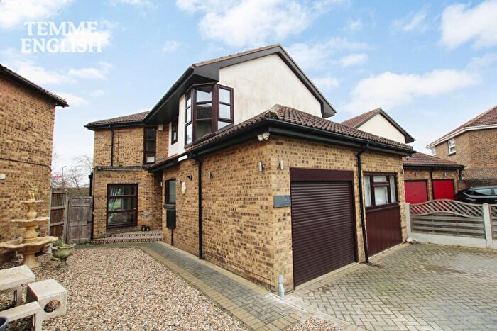 4 Bedroom Detached House For Sale In Leon Drive, Vange, SS16