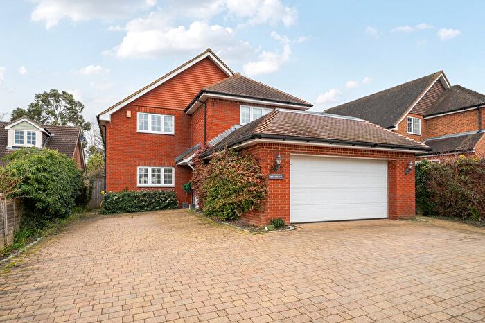 5 Bedroom Detached House For Sale In Spoil Lane, Farnham, GU10