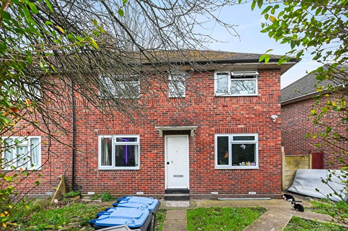 3 Bedroom Semi Detached House For Sale In Chadwick Road, London, NW10