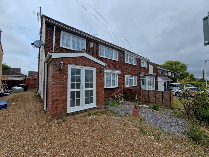 3 Bedroom Property To Rent In Stanton Road, Luton, LU4