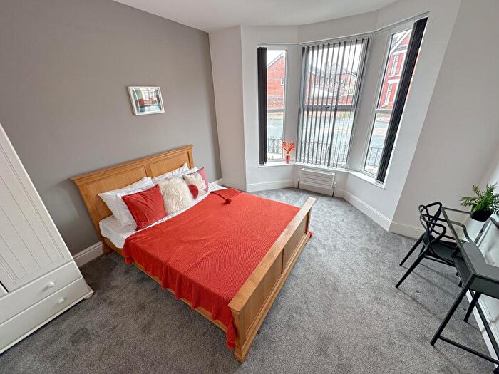 1 Bedroom House To Rent In Sheil Road ( Beds), L6