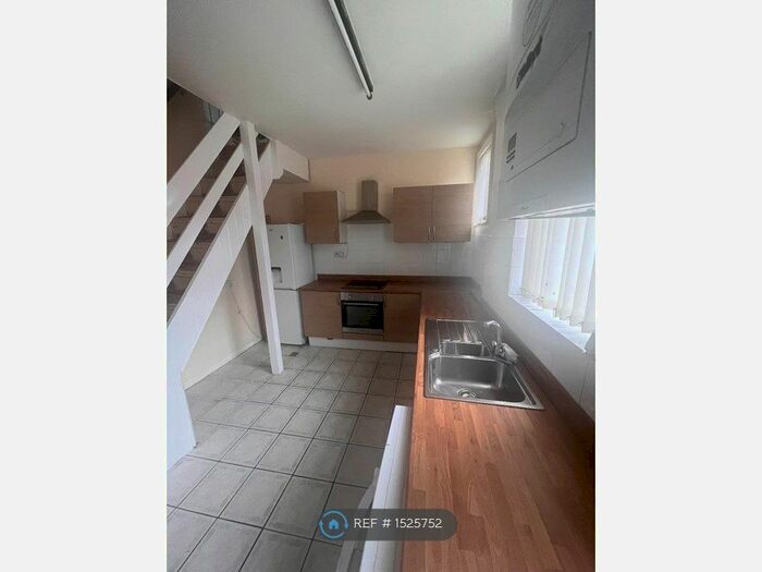 2 Bedroom Terraced House To Rent In Victoria Street, Oldham, OL9