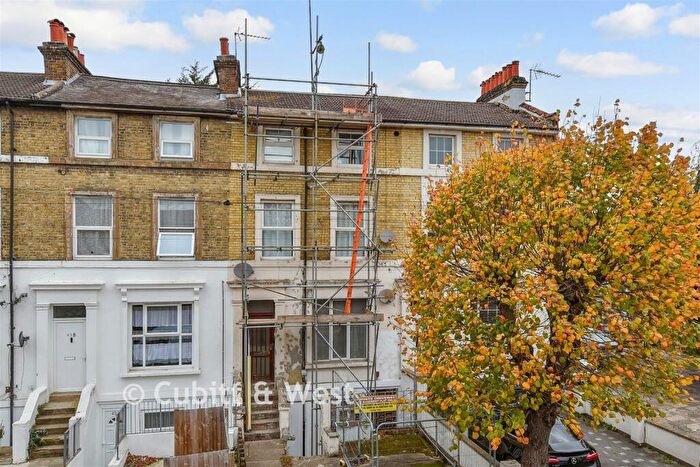 1 Bedroom Flat For Sale In Canterbury Road, Croydon, Surrey, CR0