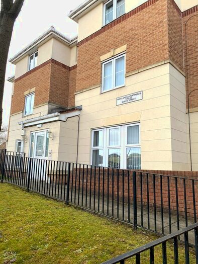 2 Bedroom Flat To Rent In Queen Street, Cleckheaton, BD19