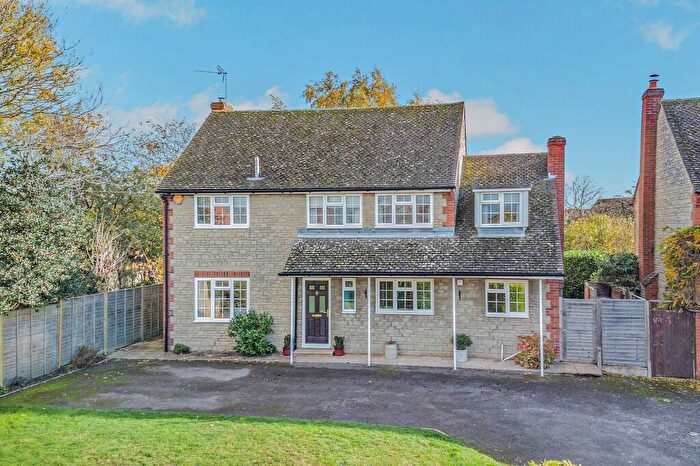 4 Bedroom Detached House For Sale In High Street, Little Milton, Oxford, OX44
