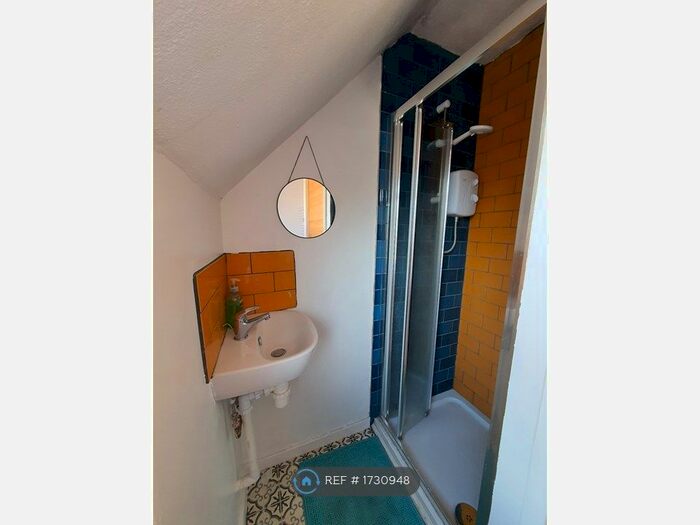 1 Bedroom Flat To Rent In Wiltie Gardens, Folkestone, CT19