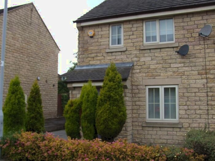 2 Bedroom Semi-Detached House To Rent In Royd Moor Road, Bradford, BD4