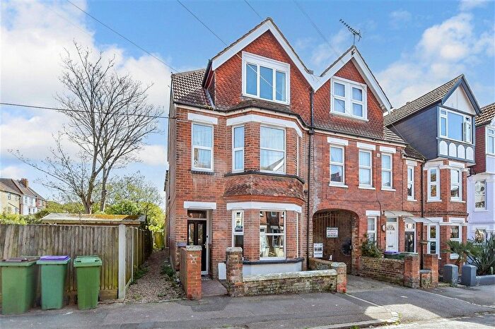 3 Bedroom Semi Detached House For Sale In Linden Crescent, Folkestone, Kent, CT19