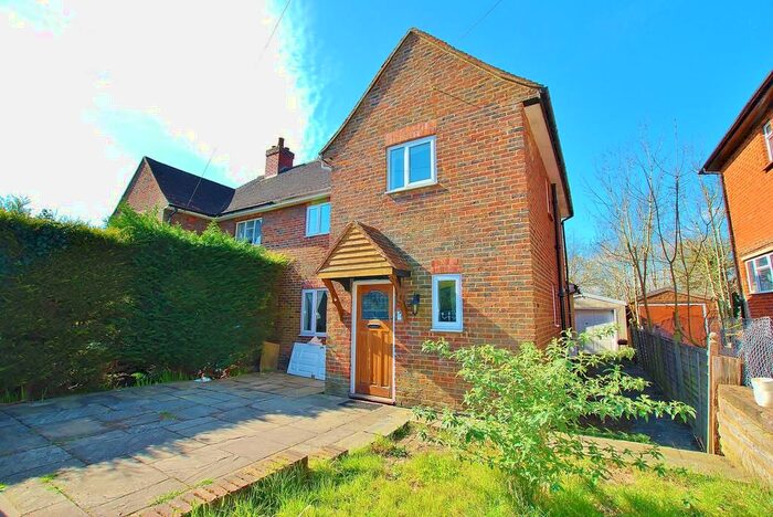 4 Bedroom Semi-Detached House To Rent In Hillcrest Road, GU2