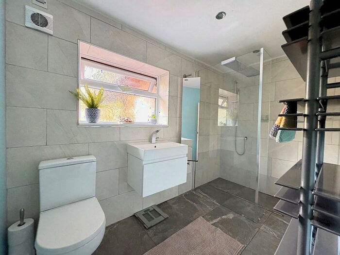 5 Bedroom Detached House For Sale In Lower Ladyes Hills, Kenilworth, CV8