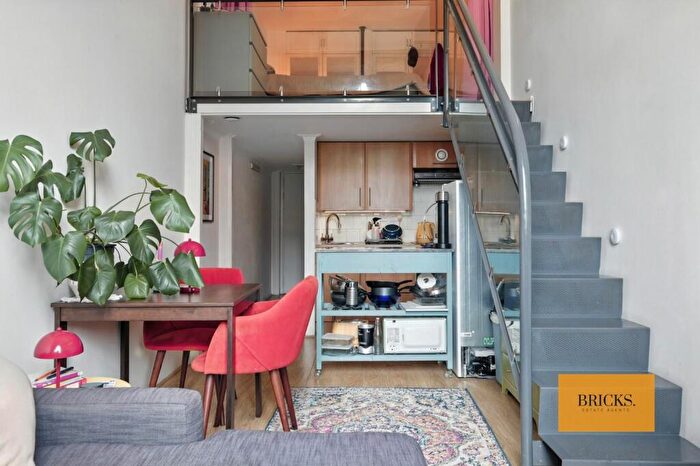 1 Bedroom Apartment To Rent In Manhattan Building, Bow Quarter, E3