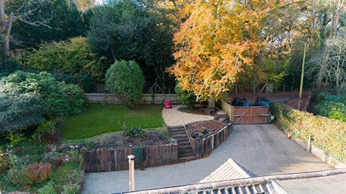 3 Bedroom Detached House For Sale In Lower Densome Wood, Woodgreen, Fordingbridge, SP6