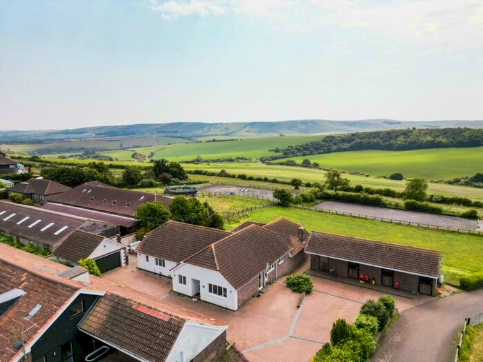 4 Bedroom Bungalow To Rent In The Old Racecourse Lewes, BN7