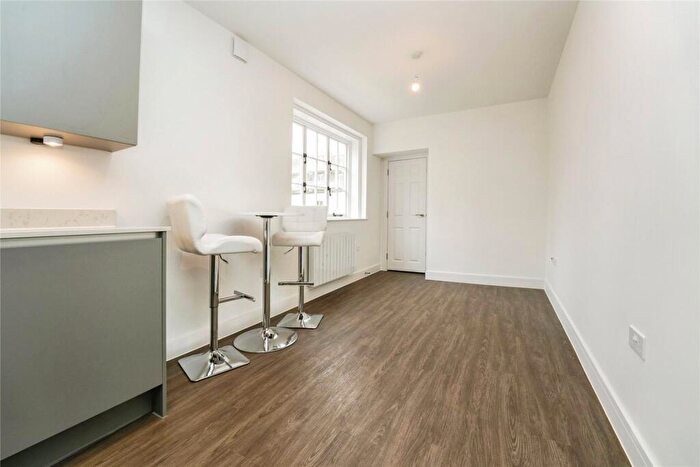 1 Bedroom Flat To Rent In Lypiatt Road, GL50
