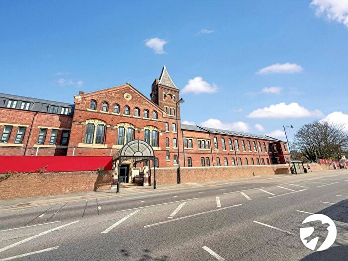 1 Bedroom Flat To Rent In New Road, Rochester, Kent, ME1