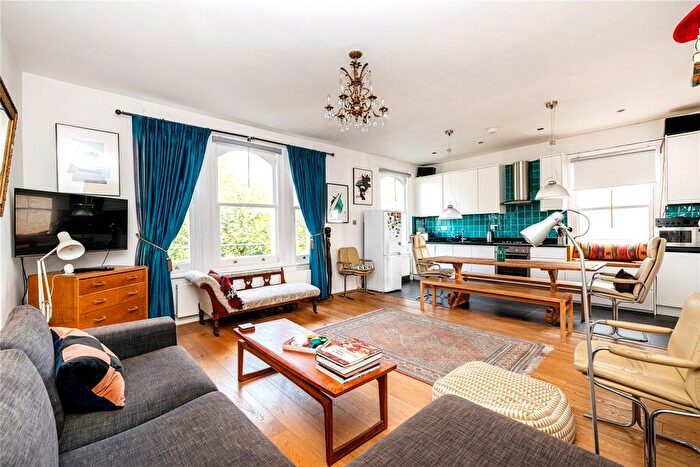 3 Bedroom Flat For Sale In Cambridge Gardens, London, W10