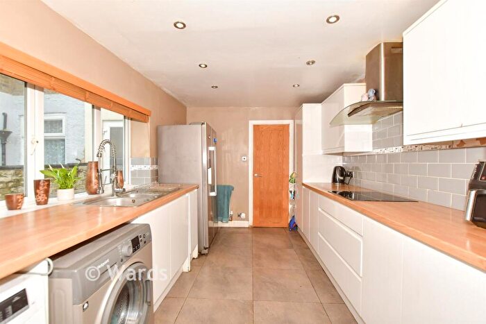 4 Bedroom Terraced House For Sale In Buckland Avenue, Dover, Kent, CT16