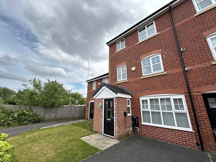 4 Bedroom Terraced House For Sale In Barsham Close, Manchester, M8