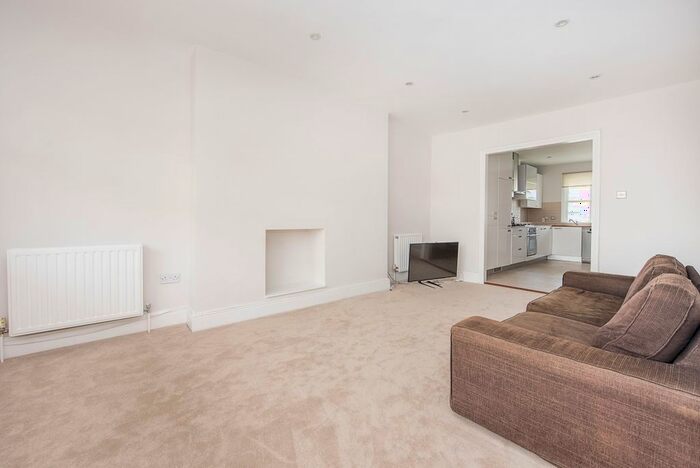 2 Bedroom Flat To Rent In Victoria Rise, London, SW4