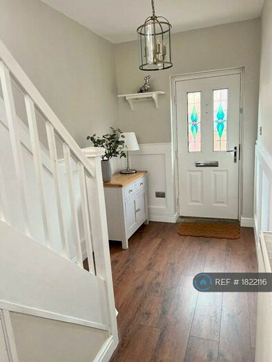 3 Bedroom Semi-Detached House To Rent In Northwood Crescent, Bradford, BD10