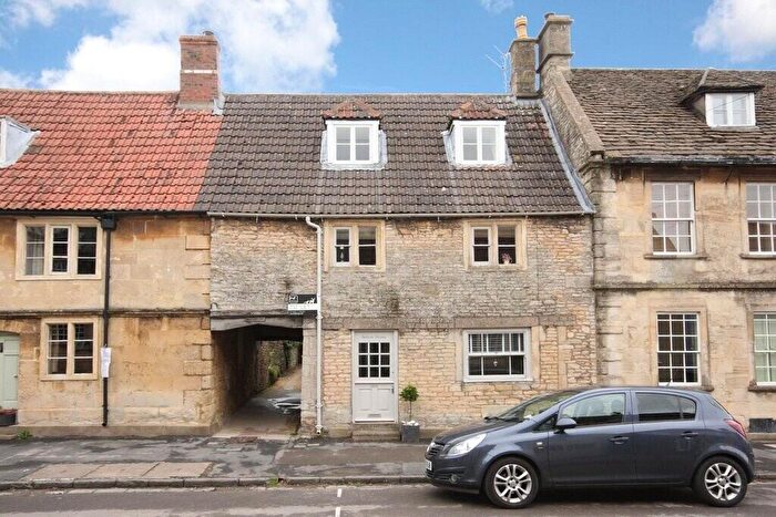 4 Bedroom Town House To Rent In High Street, Marshfield, SN14