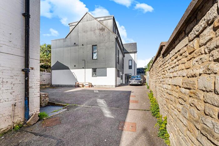 2 Bedroom Flat For Sale In Market Square, Witney, OX28