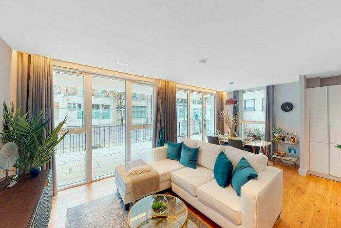 3 Bedroom Town House To Rent In Bridle Path, East Boldon, Tyne And Wear, NE36