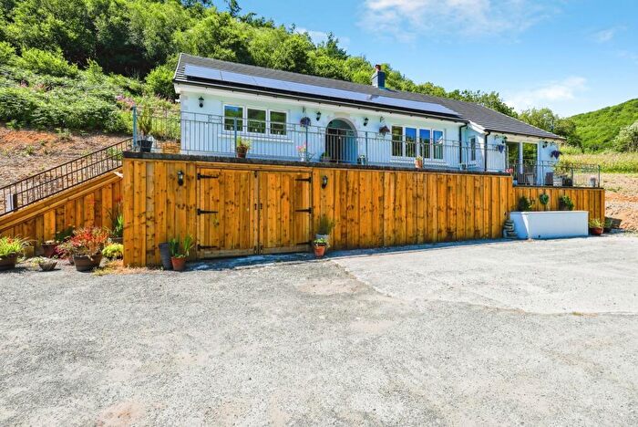 4 Bedroom Bungalow For Sale In Cynwyl Road, Carmarthen, Carmarthenshire, SA33