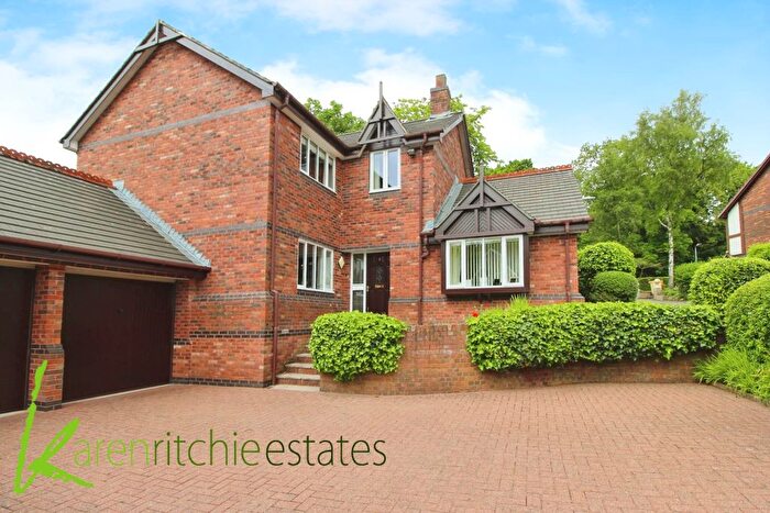 4 Bedroom Detached House For Sale In Ravenswood, Heaton, Bolton, BL1