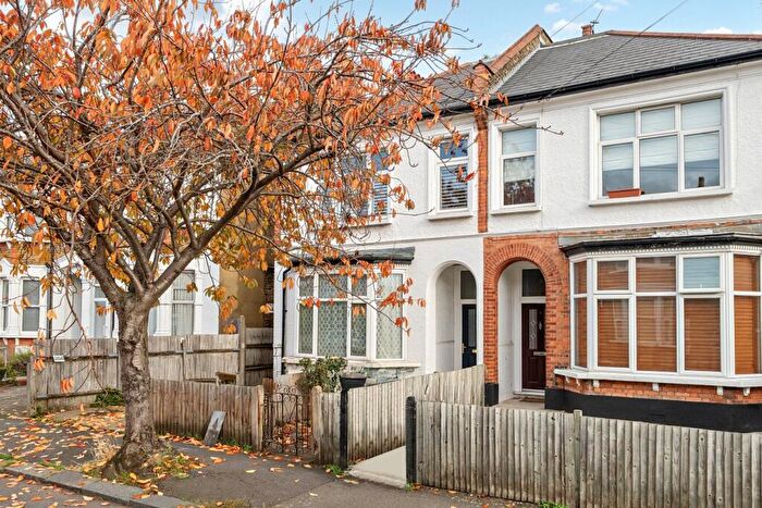 4 Bedroom Maisonette For Sale In Carholme Road, London, SE23