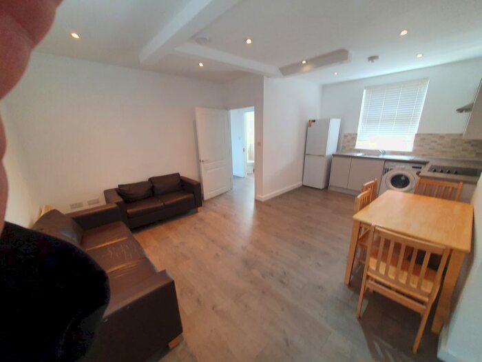 1 Bedroom Flat To Rent In Howards Mansion, Forest Road, London, E17