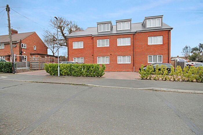 2 Bedroom Flat For Sale In Bradley Court, Laindon, SS15