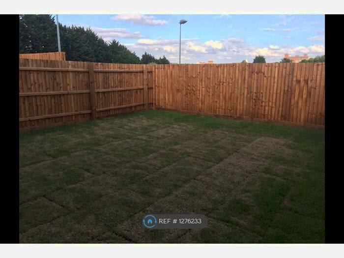 3 Bedroom Semi-Detached House To Rent In Guardian Way, Luton LU1