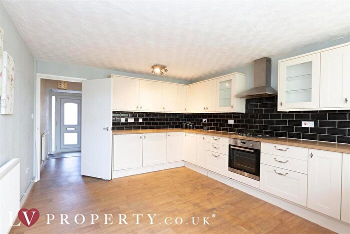 3 Bedroom Terraced House To Rent In King Edwards Road, Birmingham, West Midlands, B1