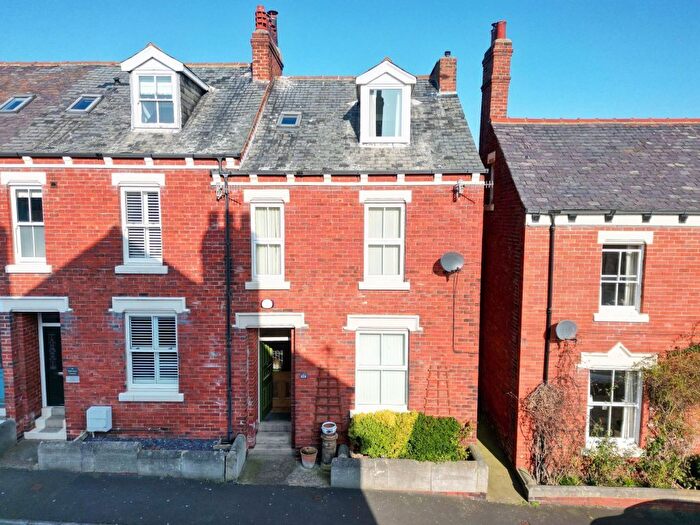 4 Bedroom End Terrace House For Sale In Well Close Terrace, Whitby, YO21