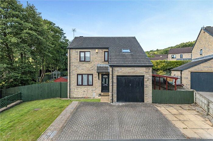 5 Bedroom Detached House For Sale In Millbeck Drive, Harden, Bingley, BD16